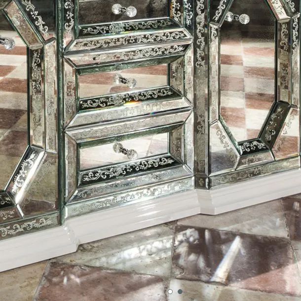 Beautiful Hand-Engraved Venetian Mirrored Sideboard