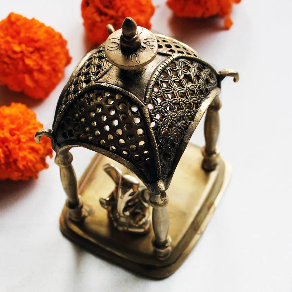 Brass Jharoka or Temple With Ganesha - Home To The Gods. Ht 17 cm x Base 10 x 9 cms