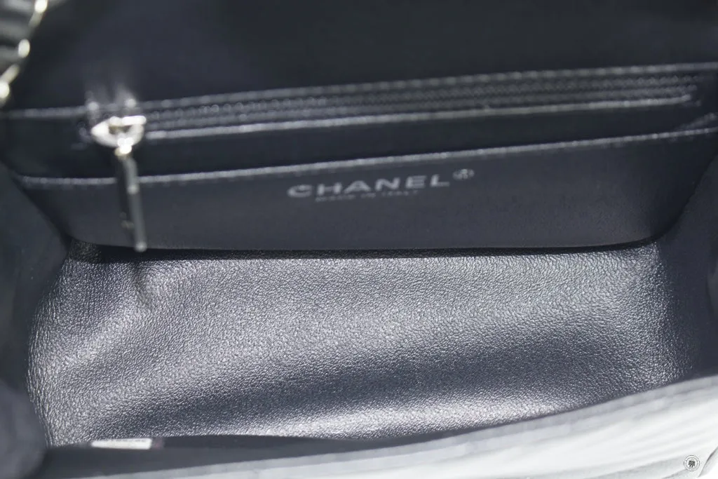 Chanel A35200 Y60594 CC Chervon Mini Square Black   94305 Lambskin 17CM Shoulder Bags Shw