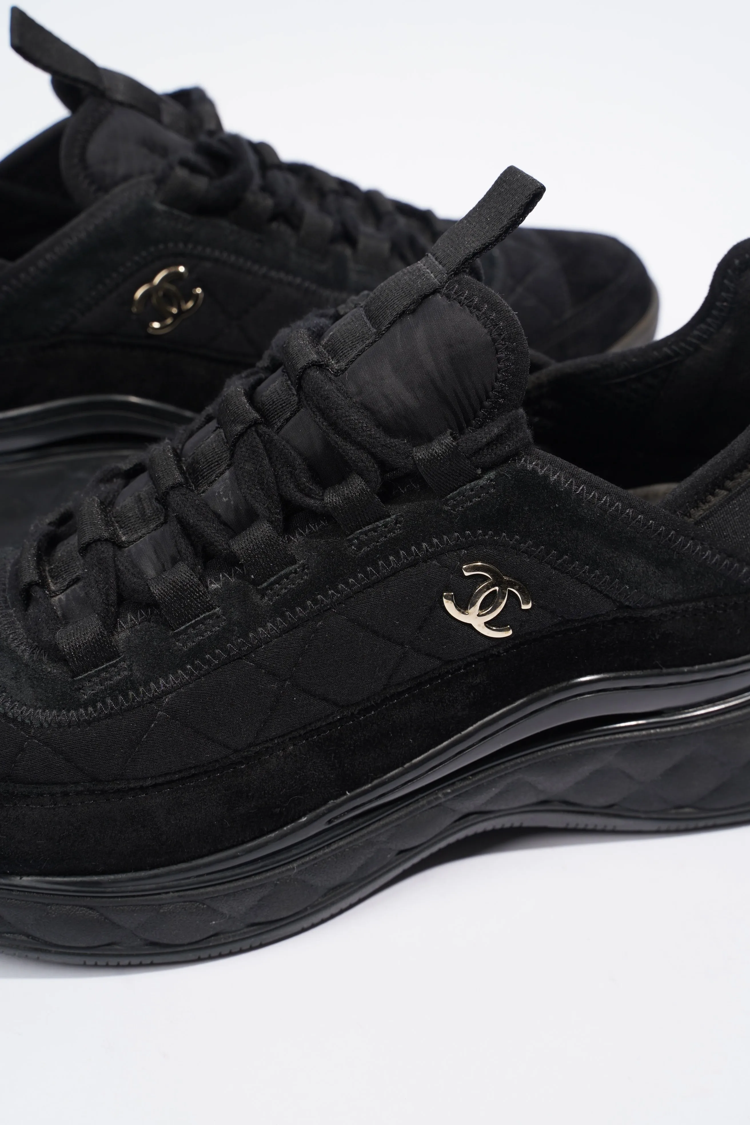 Chanel CC Logo Sneaker Black Canvas EU 39 UK 6