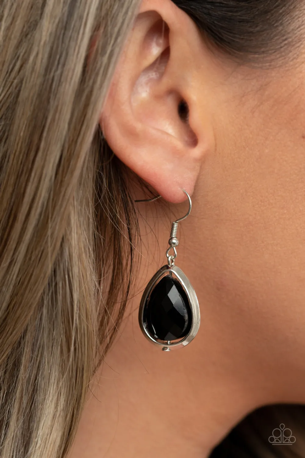 Drop-Dead Duchess - Black Earrings - Paparazzi Accessories