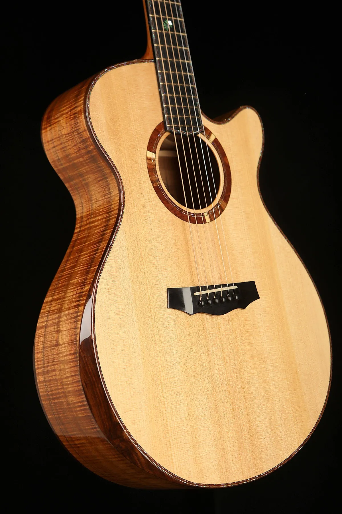 Laurie Williams Tui 'Kauri / Tasmanian Blackwood' Preowned 2013
