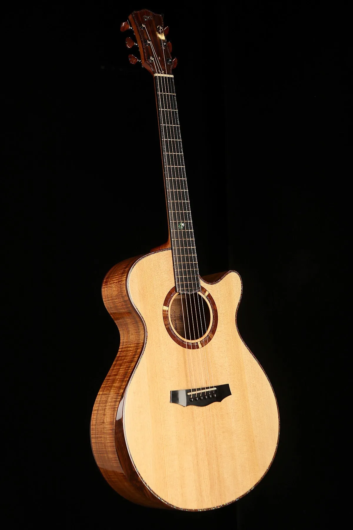 Laurie Williams Tui 'Kauri / Tasmanian Blackwood' Preowned 2013