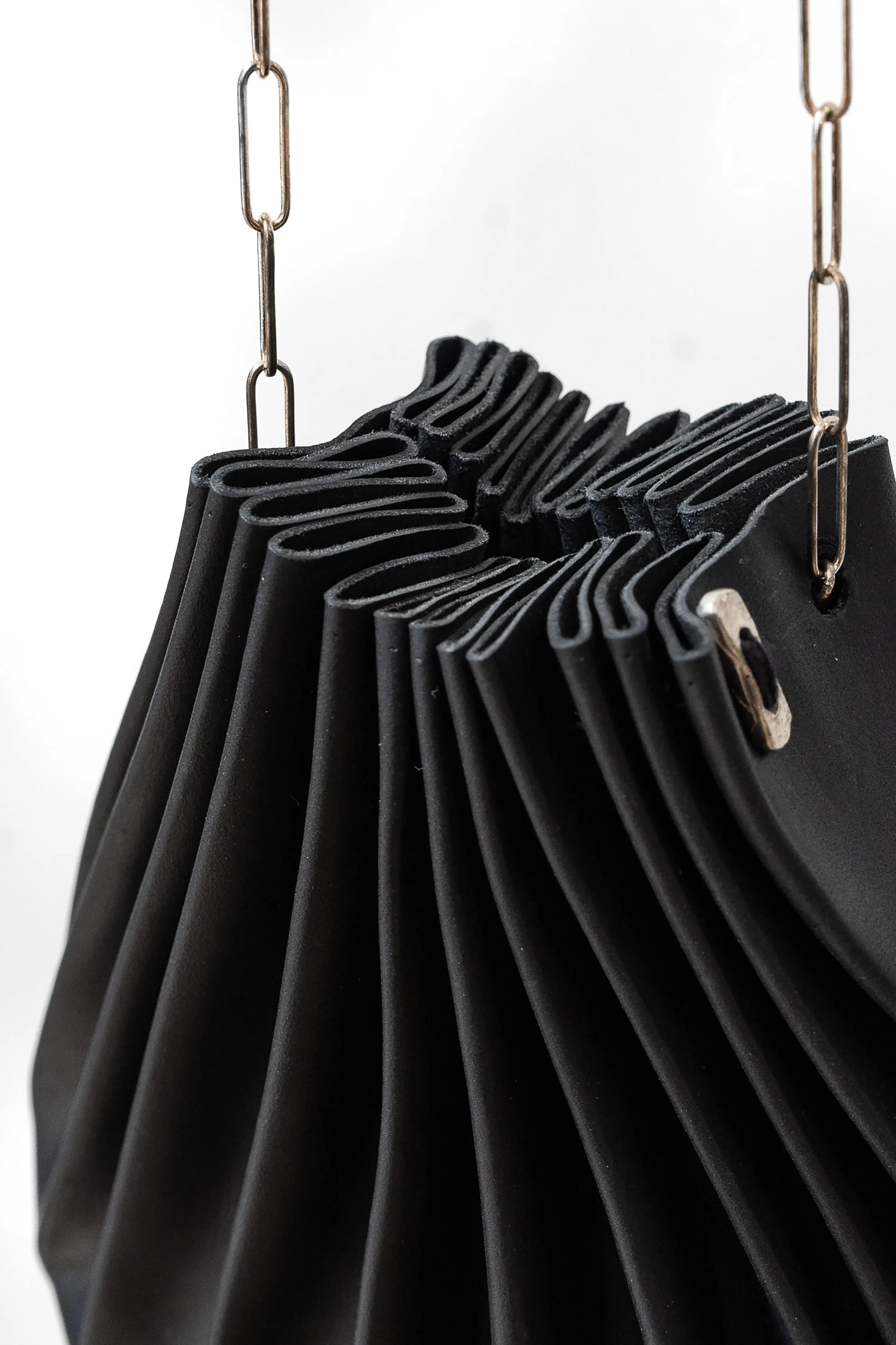 m.a /B70/C4 VA 1,0 extra small shell bag w/chain