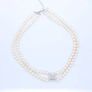 Pearl Symmetry Necklace