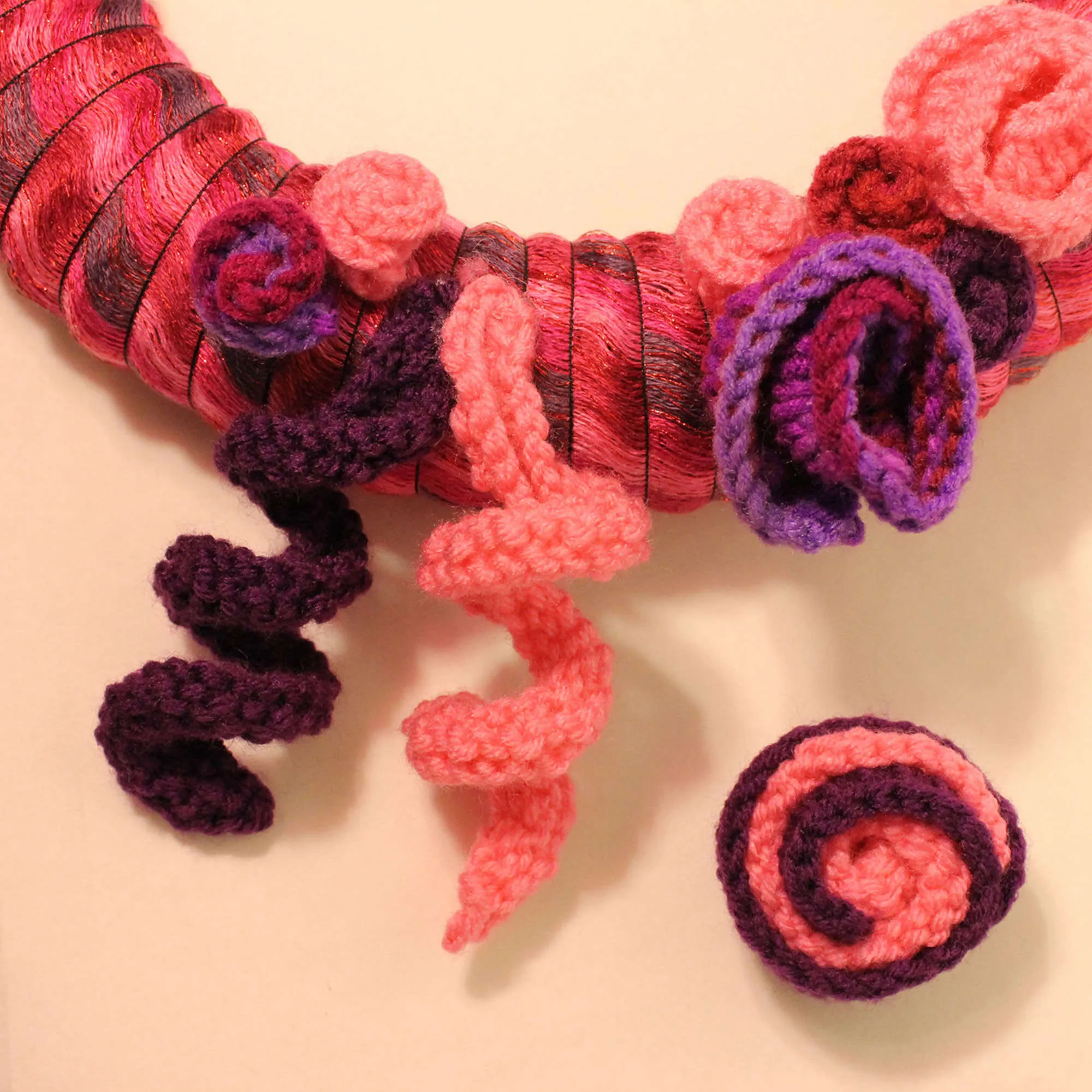 Red Heart Knit Glamorous Mom Wreath