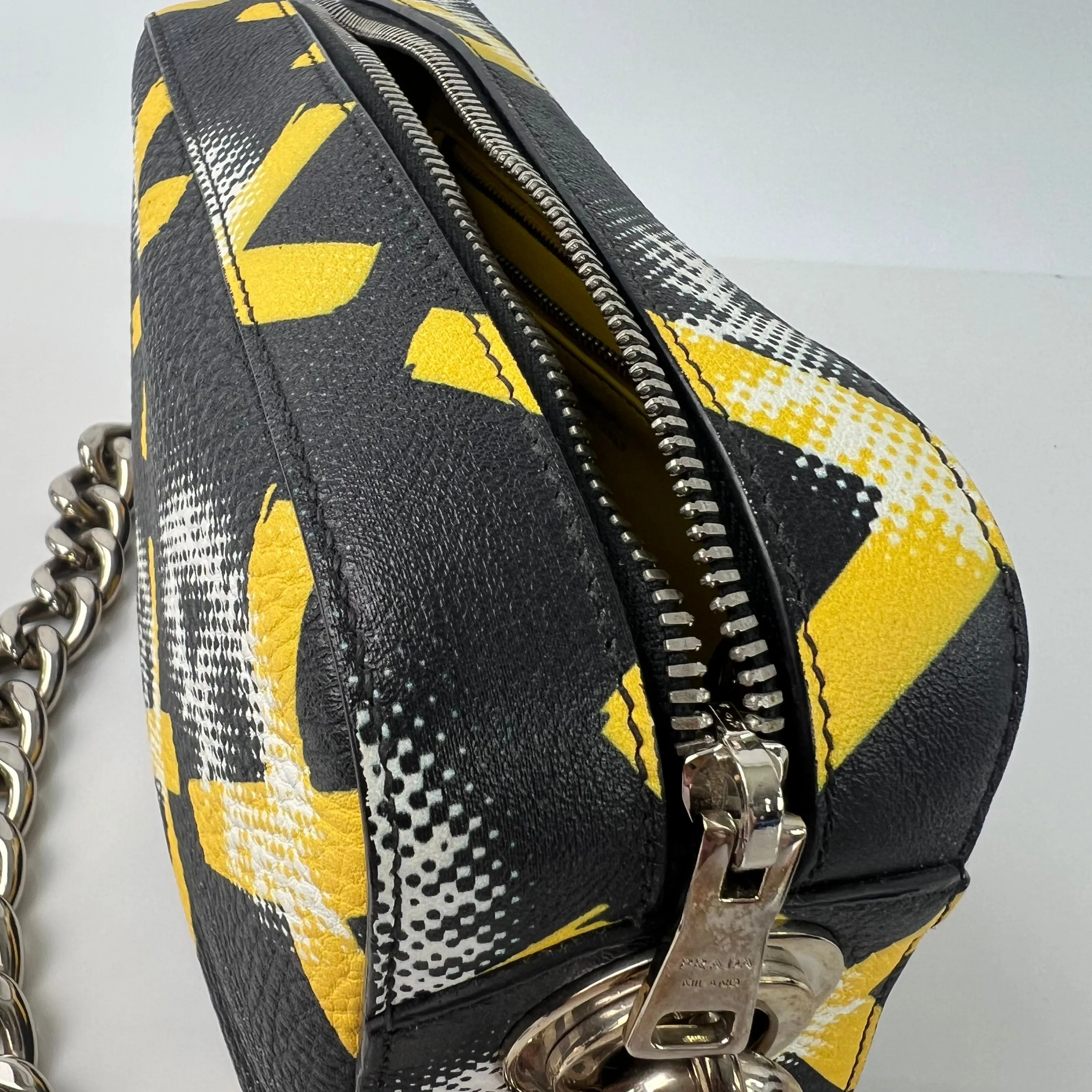 Vitello Daino Eye Inside Shoulder Bag