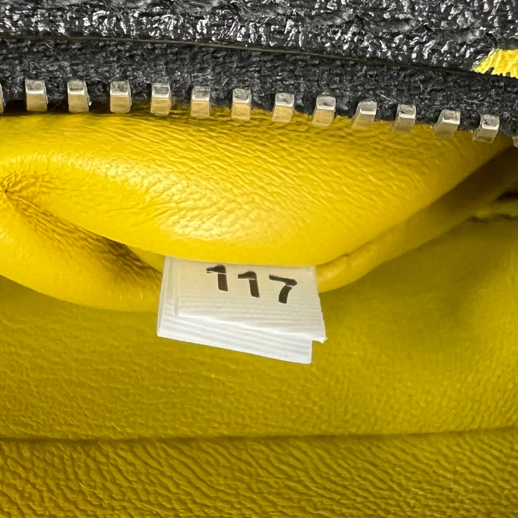 Vitello Daino Eye Inside Shoulder Bag