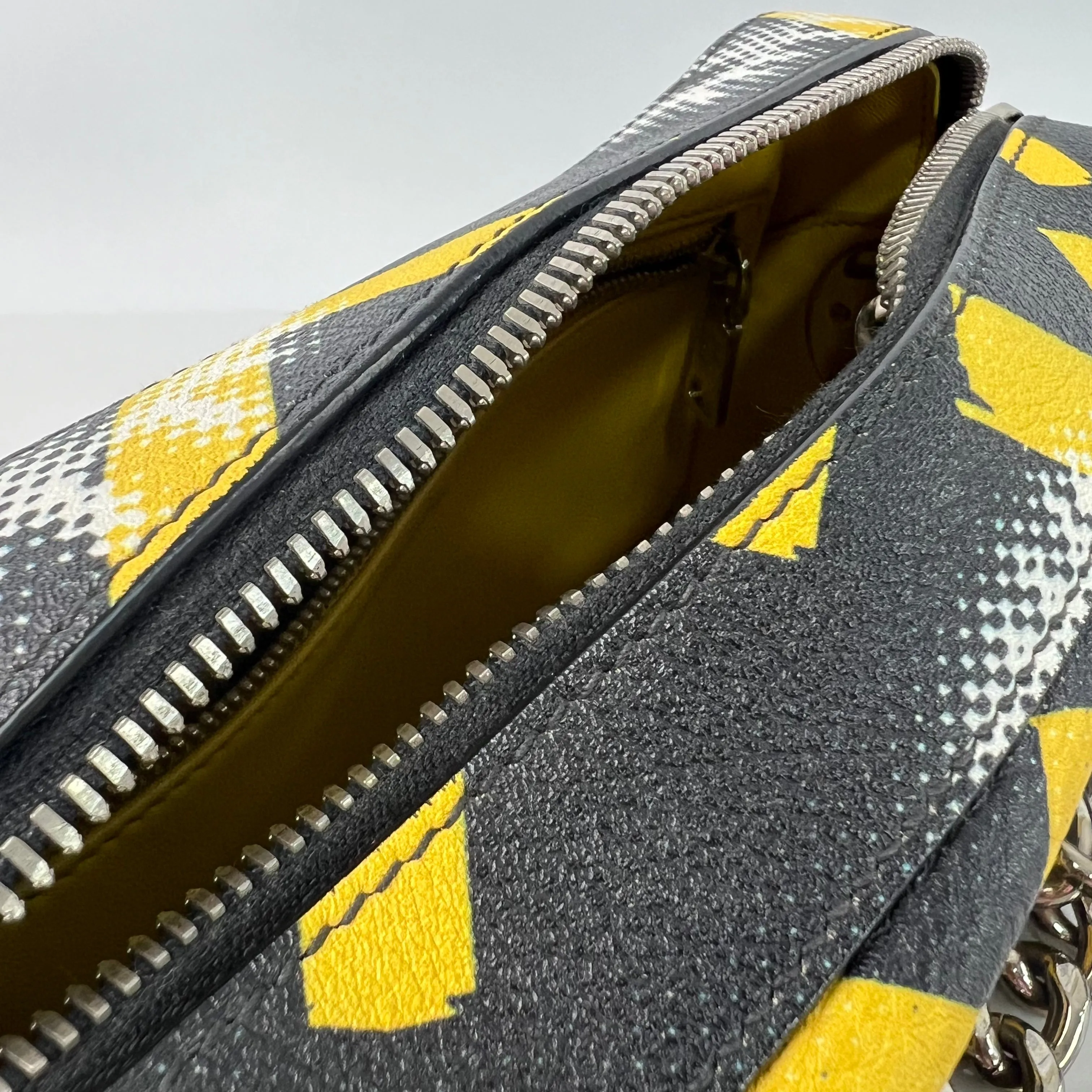 Vitello Daino Eye Inside Shoulder Bag