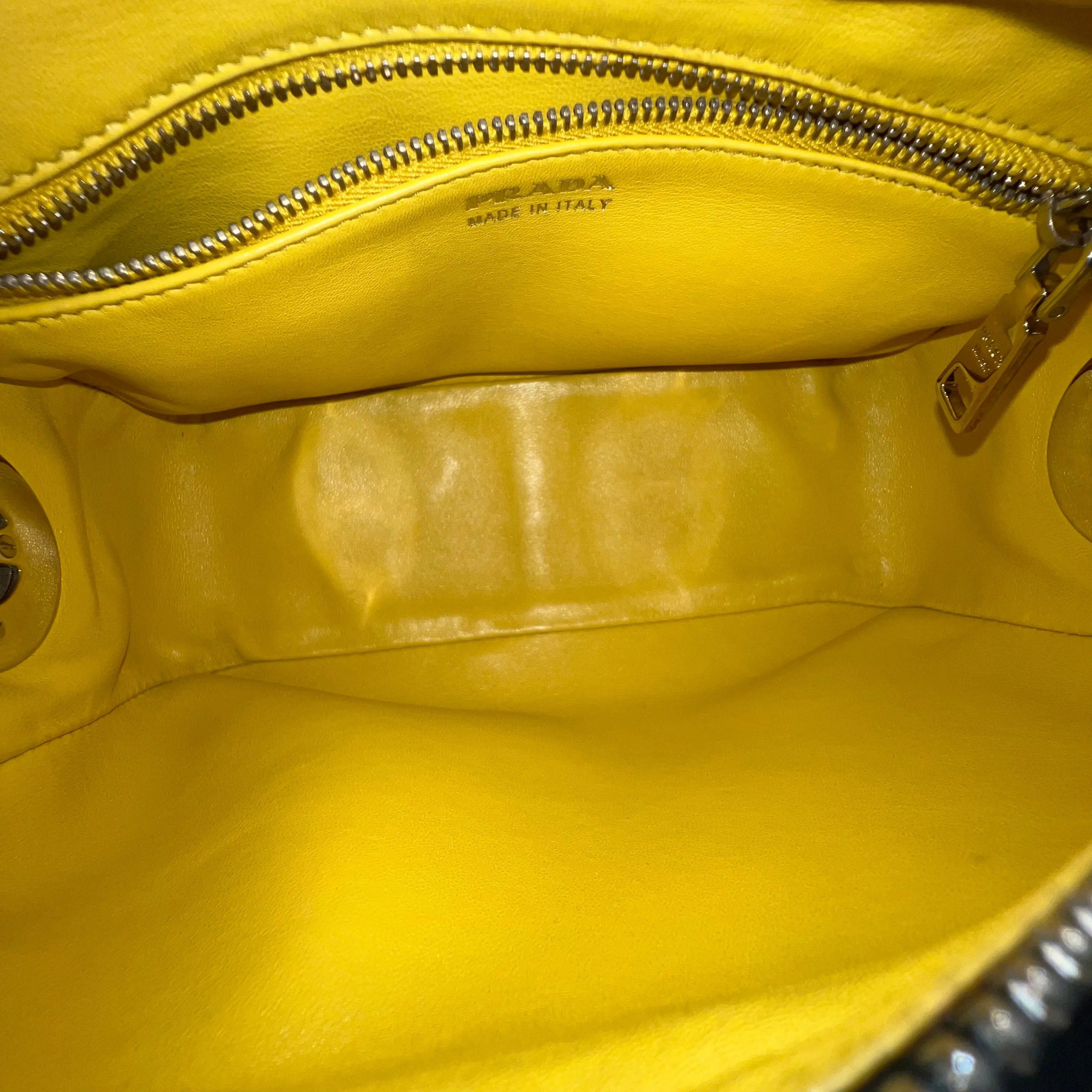 Vitello Daino Eye Inside Shoulder Bag